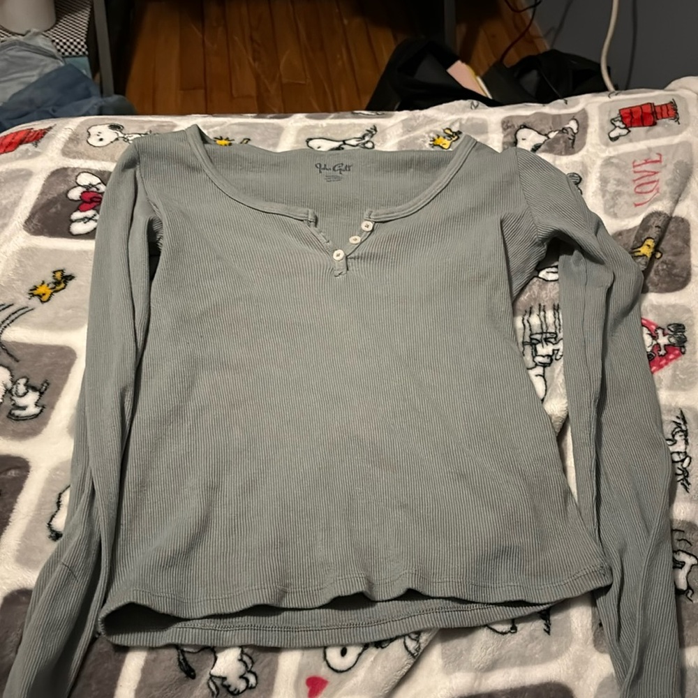 Selling because not my style